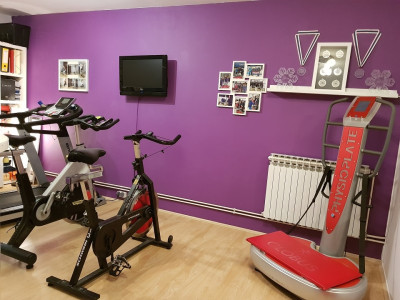Prostor za zagrijavanje i Physioplate vibracijska platforma Zagrijavanje i vibracijski trening